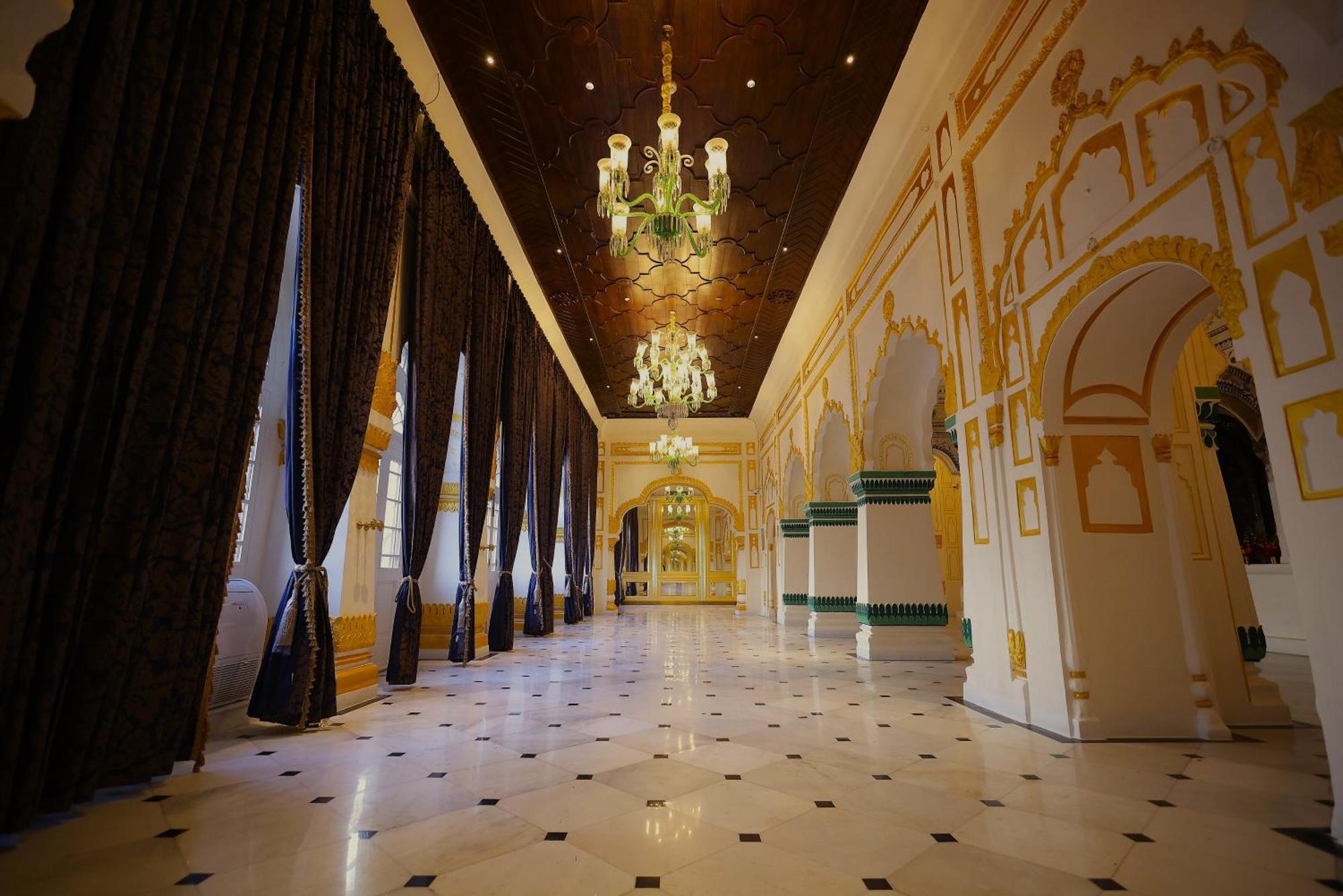 Ran Baas The Palace Patiāla Kültér fotó